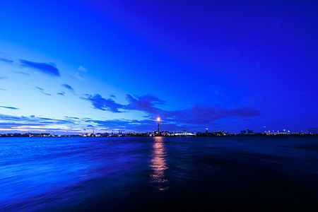 日没後の浮島町方面の夜景