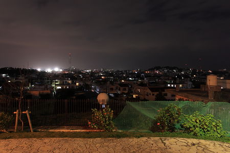那覇市内の夜景を一望する2