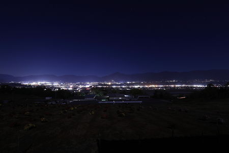 飯田市内の夜景を一望する